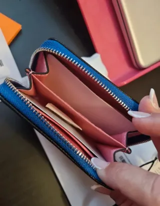 Monedero Tous Negro con etiquetas