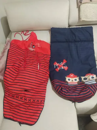 Saco de carrito bebé azul y rojo