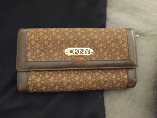 Conjunto Bolso y Cartera DKNY Marrón