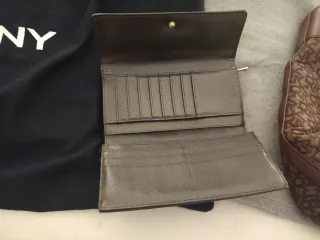 Conjunto Bolso y Cartera DKNY Marrón