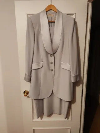 Conjunto Blazer y Vestido manga corta en plata