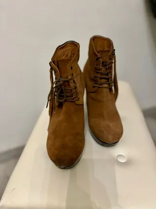 Botines Diesel Marrones con Tacón de Cuña