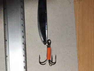 Señuelo pesca metálico