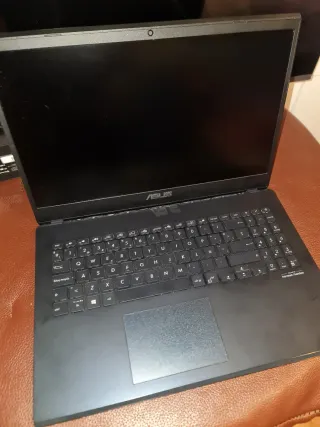 Ordenador portátil Asus X571GD.