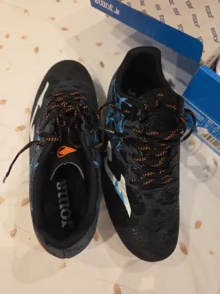 Botas de fútbol Joma nuevas Talla 37