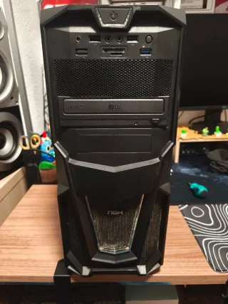 Torre Gaming URANO TX 850W