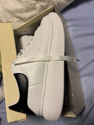 Alexander McQueen Zapatillas Negras y Blancas