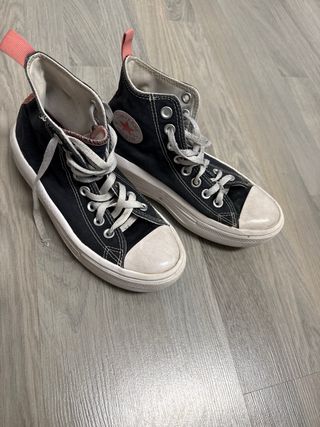 Converse plataforma negras y rosas, de JD.