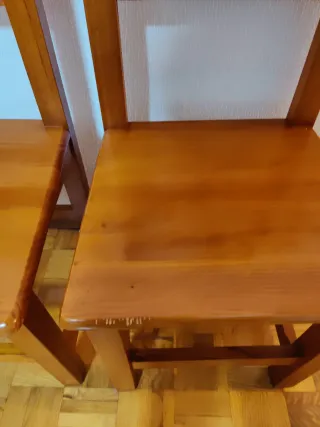 Sillas de madera maciza de pino color miel