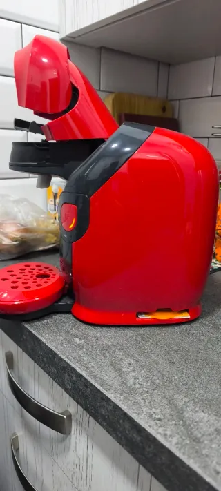 Cafetera Tassimo Bosch Roja