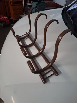 Perchero de madera antiguo