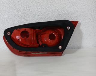 Piloto trasero del porton izquierdo Seat Leon MK2