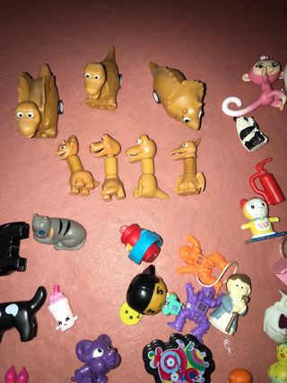 Lote figuras variadas:animales, dinosaurios,kinder