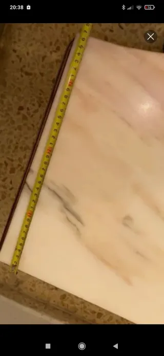 Mesita de noche de madera y mármol