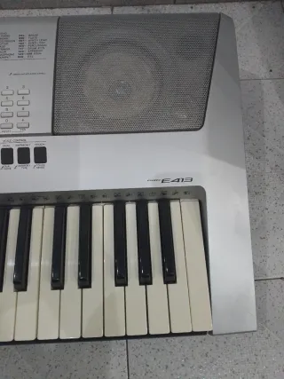 Teclado Yamaha PSR-E413