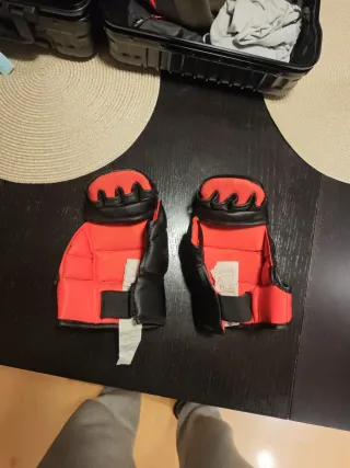 Guantillas MMA Decathlon Outshock