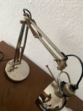 Lámpara ikea de escritorio metálica ajustable