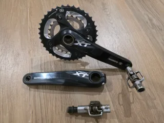 Platos y Bielas Shimano XT + Pedales