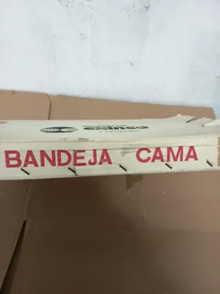 Bandeja para cama con posavasos