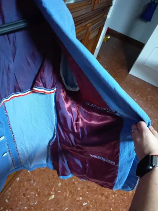 Americana azul con flores y rojo Talla L