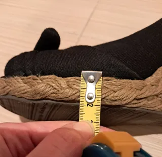 Sandalias de cuña Pull and Bear Negras Talla 38