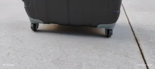 Maleta de viaje dura negra