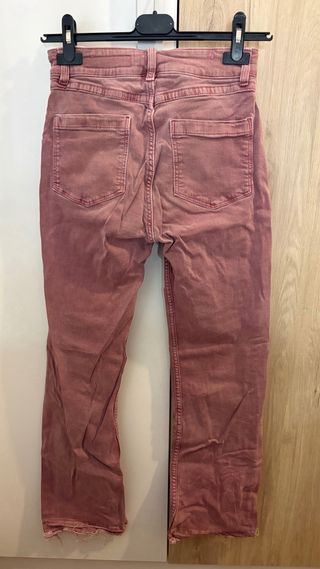 Pantalones rosas de tiro alto con botones