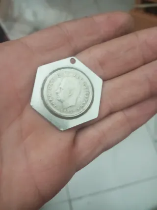 Moneda Franco 1957 y Rey Juan Carlos 1975