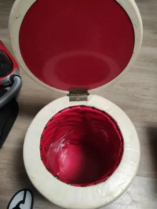 Puf / Reposapiés Beige con Almacenaje