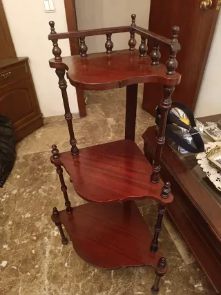 Estantería de madera de esquina tres alturas