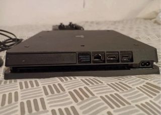 Ps4 Slim Negra + Mando y Cables
