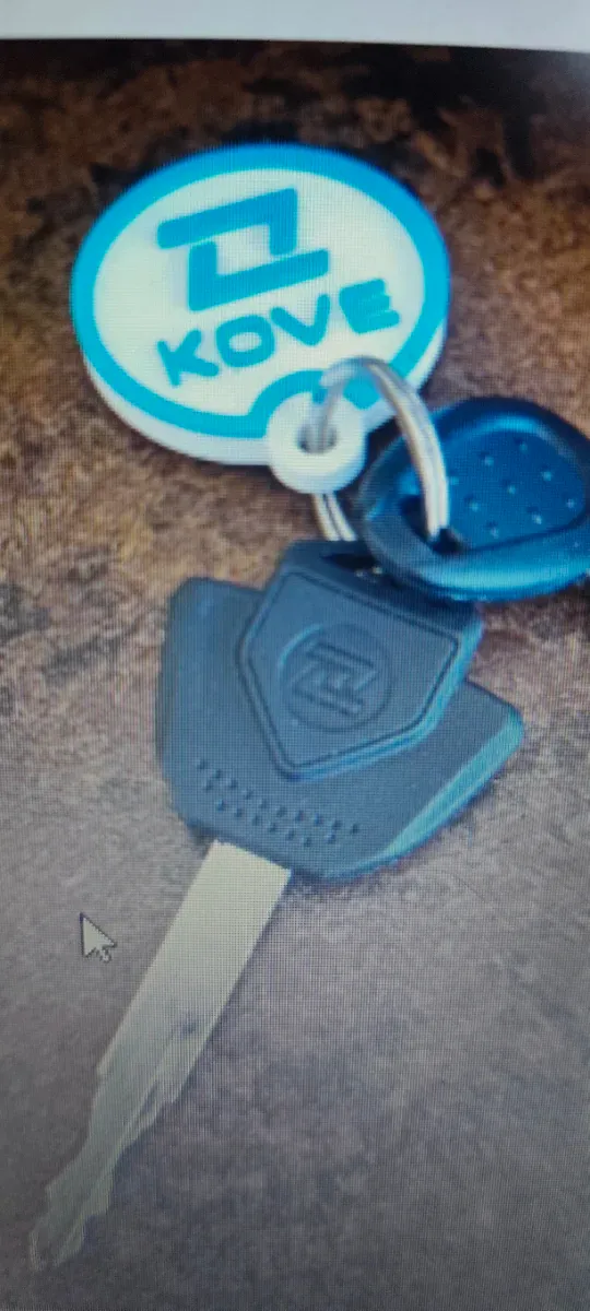 Llavero KOVE con logo