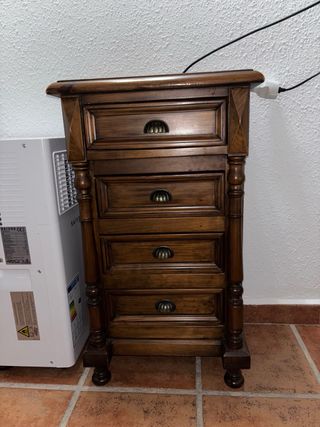 2 comodini in legno massello stile classico