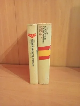 2 libros Ricardo de la Cierva