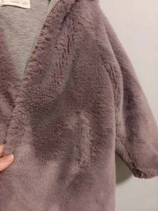 Chaqueta pelito suave lila niña.
