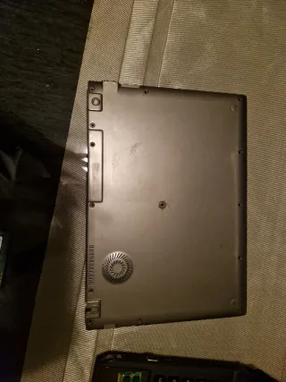 Due laptop Sony Vaio e Toshiba in vendita