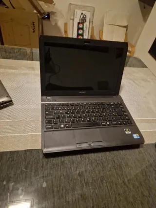 Due laptop Sony Vaio e Toshiba in vendita