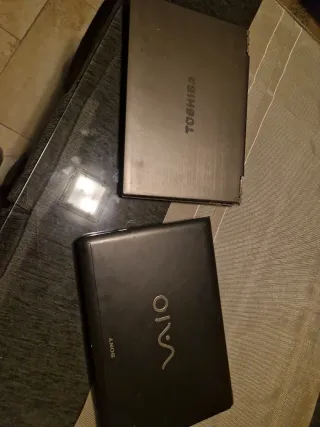 Due laptop Sony Vaio e Toshiba in vendita
