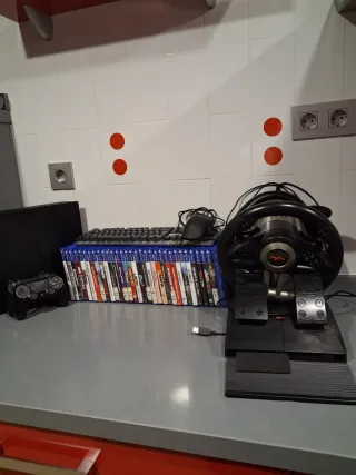 Ps4 pro +Volante con pedales 180'PS4 +teclado+ 32j