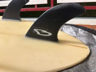 Tabla de surf con funda