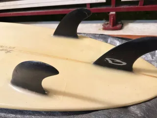 Tabla de surf con funda