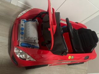 Coche eléctrico infantil FEBER rojo