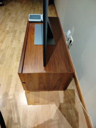 Mueble TV madera CHAPA NATURAL DE NOGAL