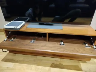 Mueble TV madera CHAPA NATURAL DE NOGAL