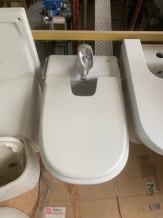 Bidé Roca Dama Retro Blanco con Tapa y Grifo