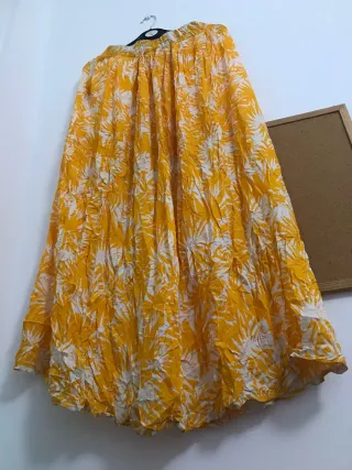 Falda larga estampada amarilla