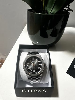 Reloj Guess Negro y Plateado