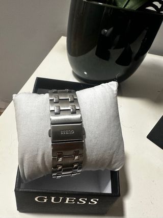 Reloj Guess Negro y Plateado