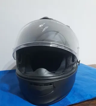 Casco de moto integral negro mate " SCORPION EXO"