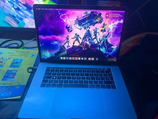 MacBook Pro A1707 15 2016 o se cambia